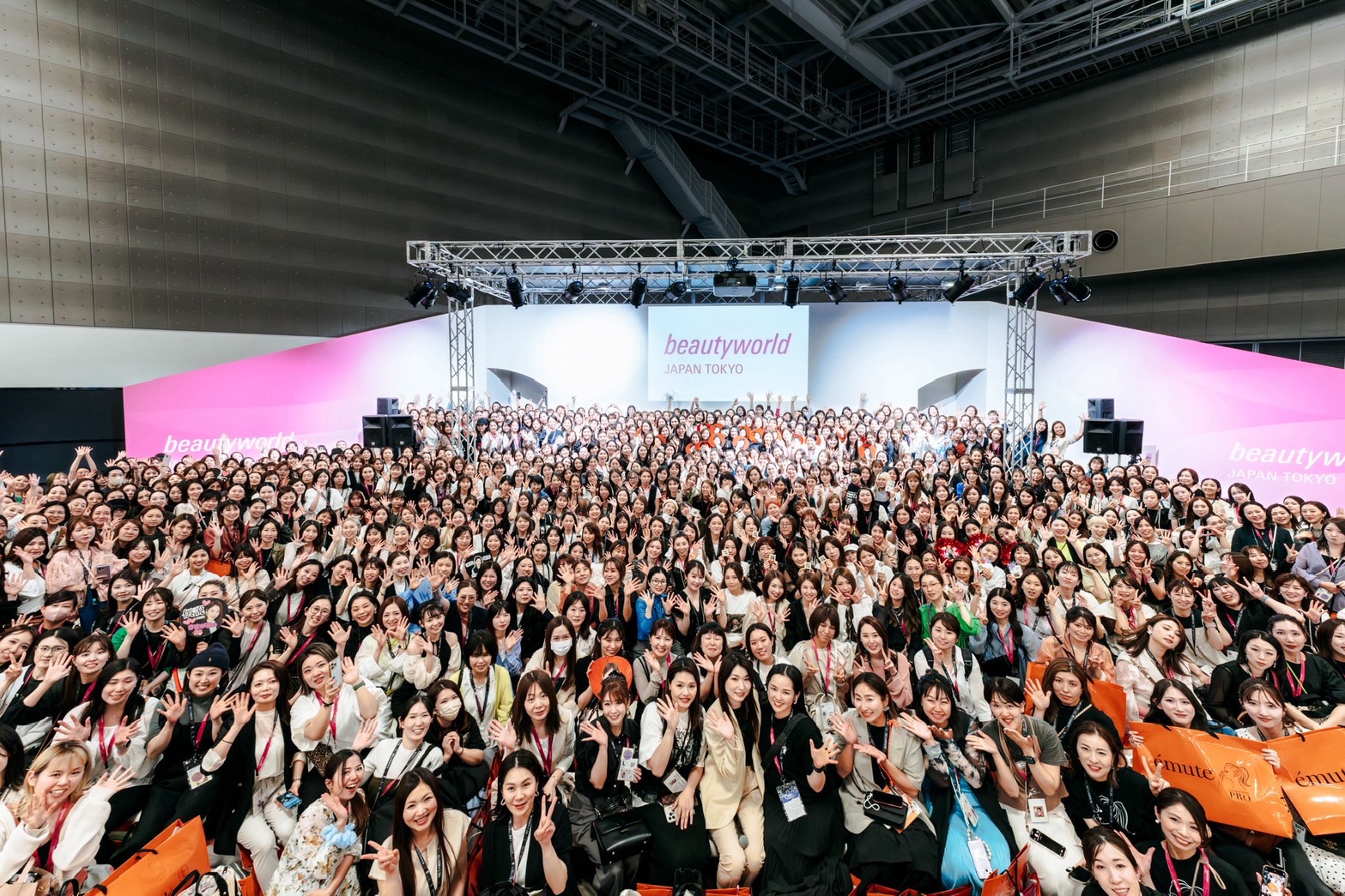 ビューティーワールドジャパン登壇